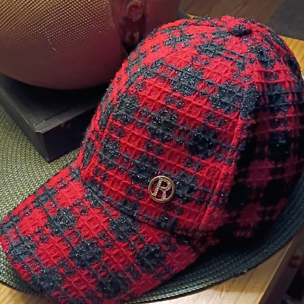 Red And Black Houndstooth Patterned Cap Nwot - image 1
